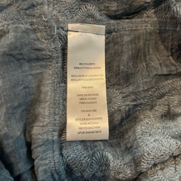 Democracy cold shoulder shirt. Size L. NWOT. - Picture 6 of 6